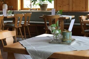 Bed and Breakfast Pension „alte Straßenmeisterei „