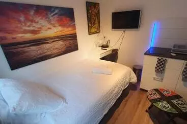 تختخواب و صبحانه Cozy Garden House Kijkduin Beach