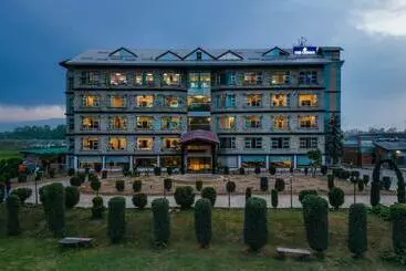 Hotel The Chinar Resort & Spa, Srinagar