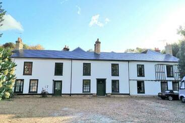 Bed and Breakfast Old Manor House