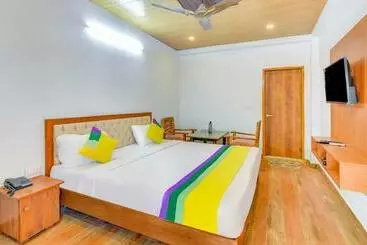 ホテル Itsy By Treebo Studioz @ Om River Resort