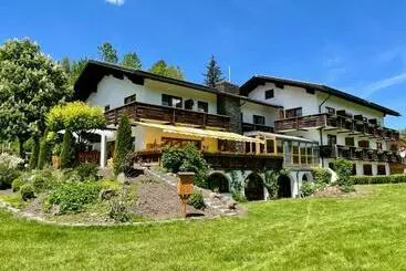 Hotelli Gasthof Pension Fischerstüberl