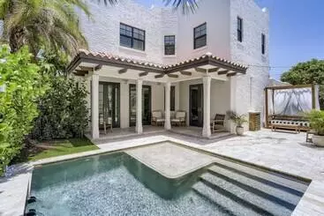 ツーリストアパートメント Villa Del Flamingo 4bd 3ba Private