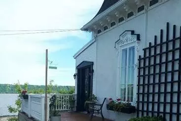 Aamiaismajoitus (B&B) Auberge Le Petit Séjour