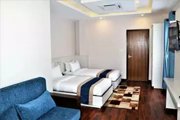 هتل Mega & Apartment