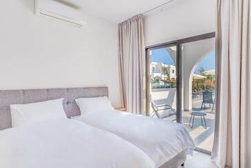 호텔 Zoi Ayia Napa