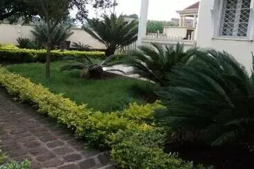 پانسیون Manoir Des Princesses Bafoussam