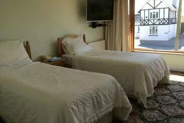 Pension Room In Guest Room   Orchard Manor, Fore Street Probus, Tr24ly