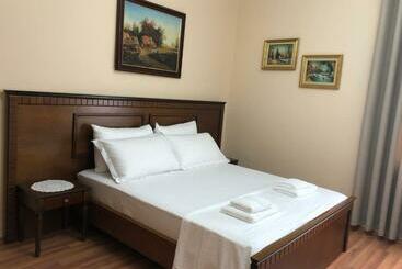 پانسیون Villa Garden