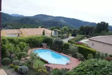 Aamiaismajoitus (B&B) Les Deux Chênes à Tanneron Village