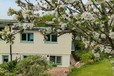 ツーリストアパートメント Broadhaven Cottage, Freshwater East, Pembs