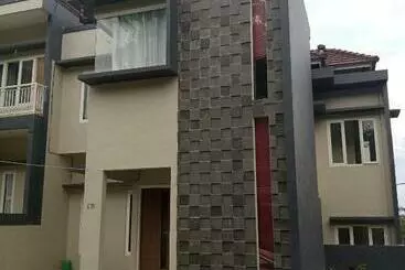 Pisos turísticos Villa Tsany Syari Ah D Batu