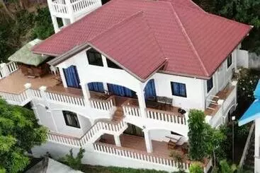 ツーリストアパートメント Charming 6 Bed House In Puerto Galera