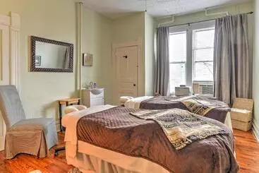 בית מלון כפרי 1898 Waverly Inn