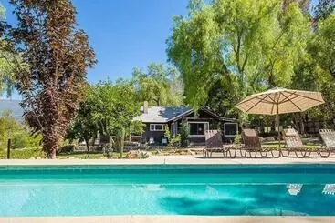 ツーリストアパートメント Casa A Way Stunning Ojai Bungalow W/ Pool & Sunset