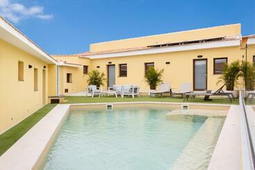 דירות לתיירים Wonderful Vacation Home Suites And Pool