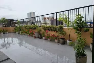 Herberge Urbanview At Evangelista Street Makati