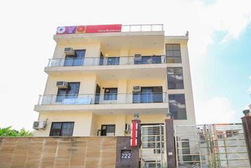 Hotel Collection O The Orchid  Near Omaxe Celebration Mall