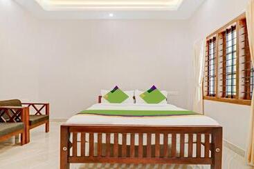 Itsy Hotels Palm Grove By D2v