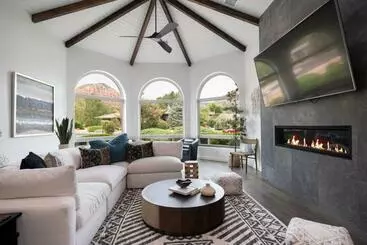 آپارتمان‌های توریست‌ها Amazing Luxury Home With Hot Tub & Views