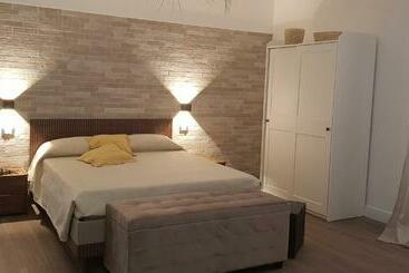 דירות לתיירים Casa Rosamari Su Lago Di Posta Fibreno, Appartamento Con Camino