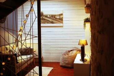 דירות לתיירים L Atelier   Gîte Urbain Chaleureux