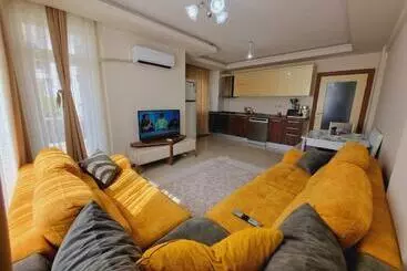 آپارتمان‌های توریست‌ها Lara Homes