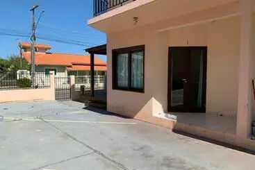 ツーリストアパートメント Residencial Girassol