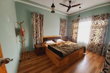 Pansiyon John S Homestay