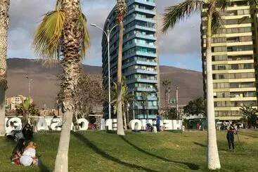 ツーリストアパートメント Depto Frente A Playa Cavancha Iquique