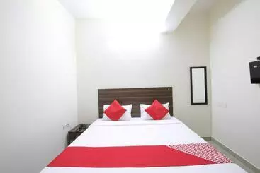 Hotel Flagship 92914 Mathura Inn