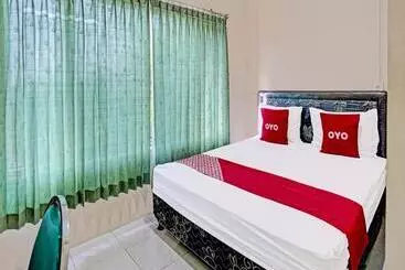 Otel Oyo 91572 Kost Esklusif Barokah