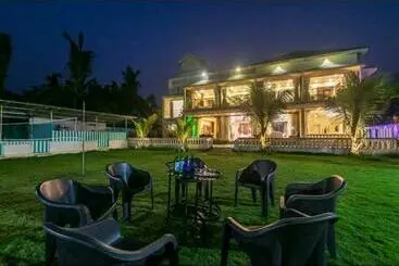 Tourist flats Legacy Villa 5bhk Alibaug