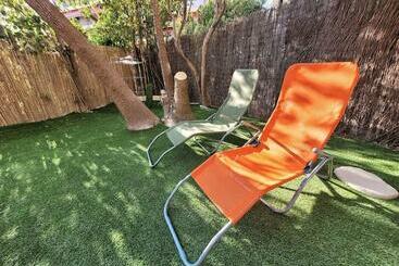 דירות לתיירים Parking Privé + Jardin + Clim Proche Plage & Resto