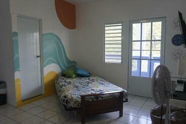 Apartamenty turystyczne 2b   Breezy 1 Bdrm By Crashboat Beach, Sleeps 3