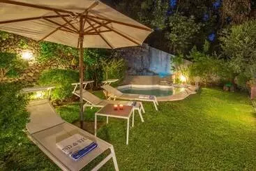 Apartamentos turísticos Villa Casarossa Numero Uno 6, Emma Villas