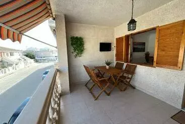 Tourist flats Acogedor Apartamento A Escasos Metros De La Playa