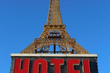 فندق Paris Suites