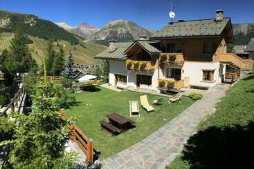 Turista apartmanok Chalet Monteneve App Bordeaux