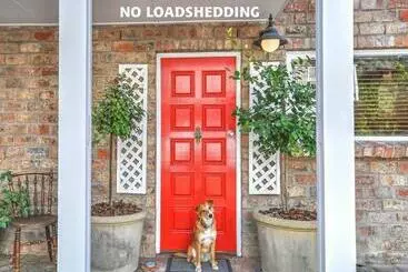 آپارتمان‌های توریست‌ها Red Door Cottage