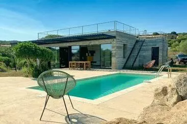 Turist apartmanları Villa Esprit Moderniste Avec Piscine