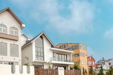 ツーリストアパートメント The Green House Villa