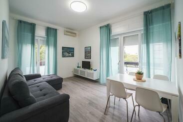 דירות לתיירים [centro Milano Marittima] 2 Camere + Posto Auto
