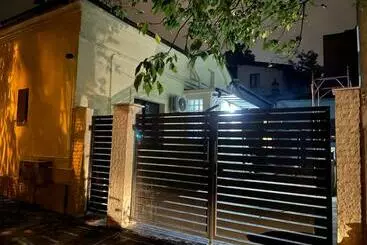آپارتمان‌های توریست‌ها Apartament 2 Camere La Casa   Bucuresti