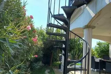 Turistlejligheder Afa Butrone Sarrola