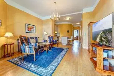 ツーリストアパートメント Villa Seeschloss