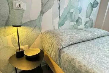 ツーリストアパートメント Amazing Flat Central Wi Fi A/c