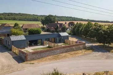 Apartamente turistice Lacton Manor Barns By Bloom Stays