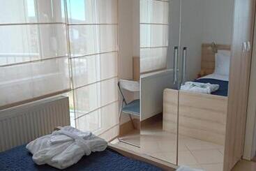 آپارتمان‌های توریست‌ها Wing 3 Apartman ,,bc