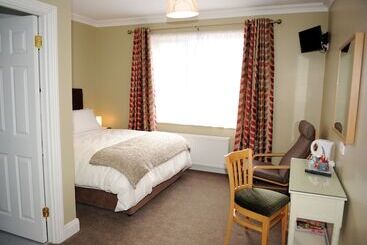 The Yellow House B&b